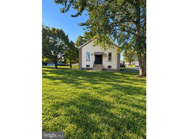 900 CHARLES Street, READING, PA 19606