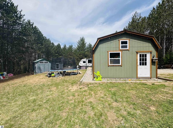 5492 SW Needleview Court, South Boardman, MI 49680