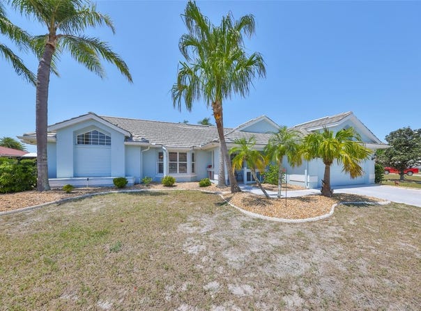 2004 BERRY ROBERTS DRIVE, SUN CITY CENTER, FL 33573