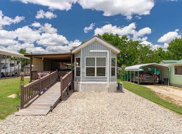 17185 HWY 16 N, Medina, TX 78055