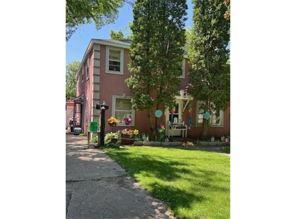 1102 Hawthorne Street, Alexandria, MN 56308