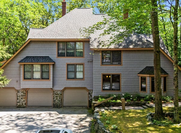 39 Resolution Place, Cape Elizabeth, ME 04107