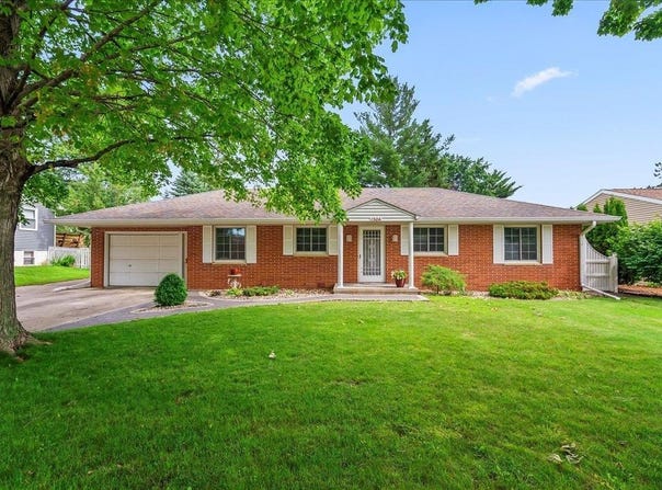 1304 SW 4th Avenue, Waverly, IA 50677