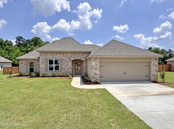 209 Dolly Lane, Magee, MS 39111