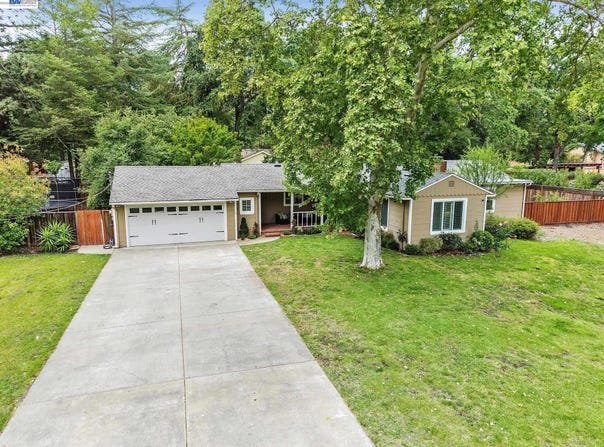 1989 Meadow Rd, Walnut Creek, CA 94595