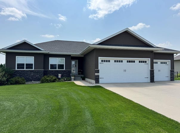 334 Limerick Drive, Jesup, IA 50648