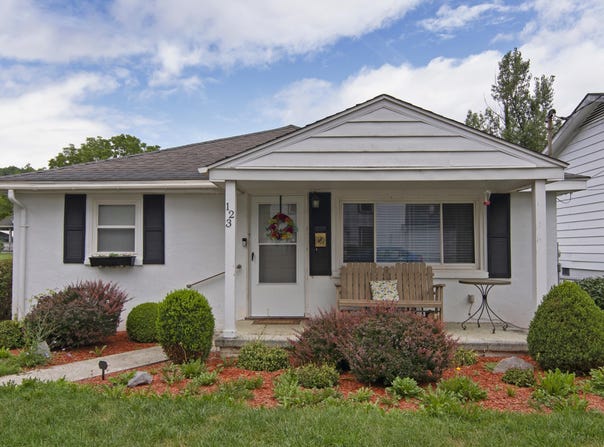 123 Oak Street, White Sulphur Springs, WV 24986