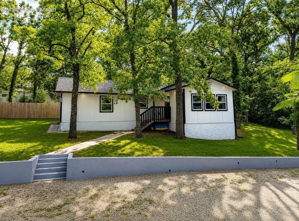 22436 Red Fox Trail, Wheatland, MO 65779