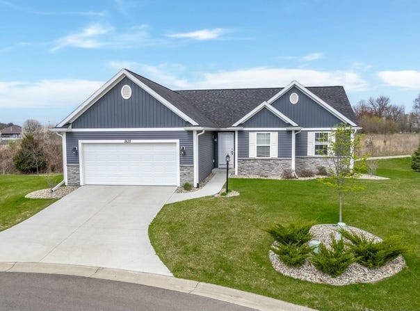 9135 Cottage Crossing, Richland, MI 49083