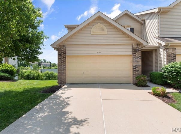 5555 Wavecrest Circle, Cottleville, MO 63304