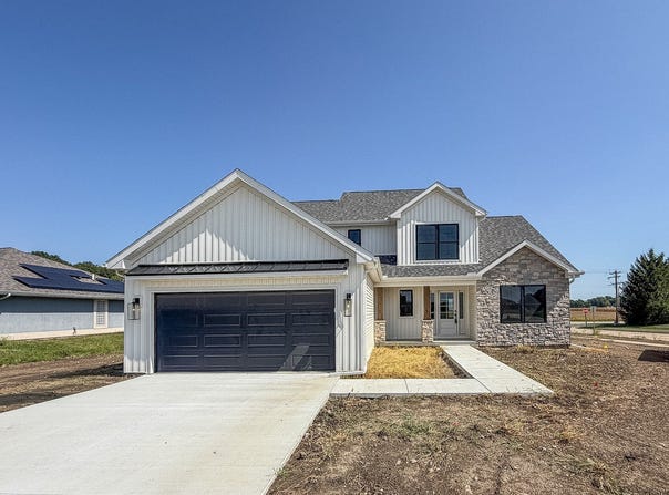502 N Beacon Hill Circle, Urbana, IL 61802