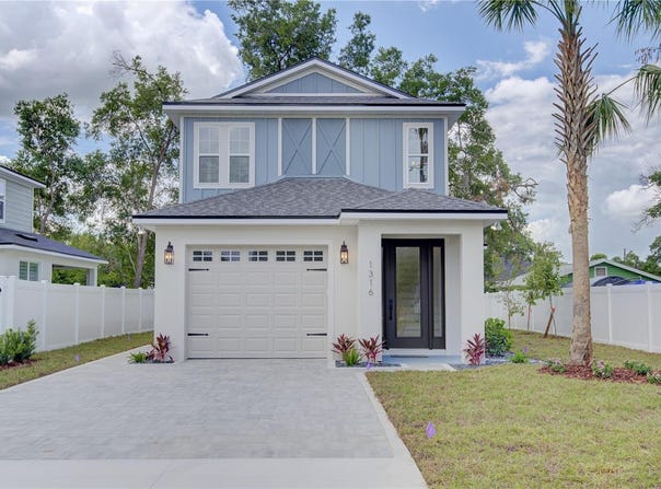 1316 E 9TH AVENUE, MOUNT DORA, FL 32757