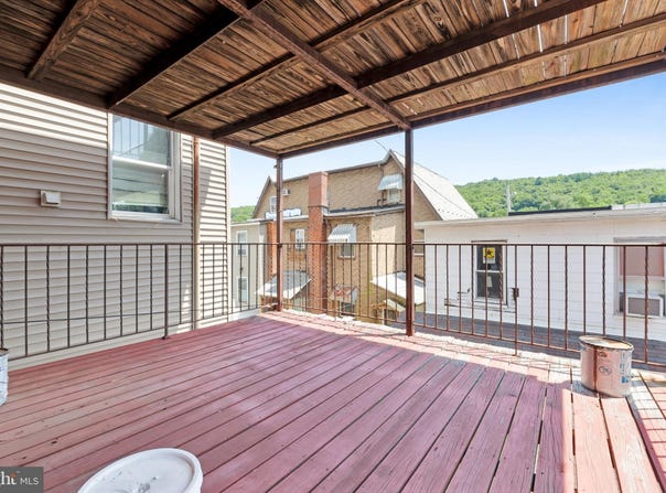 110 W RIDGE STREET, LANSFORD, PA 18232