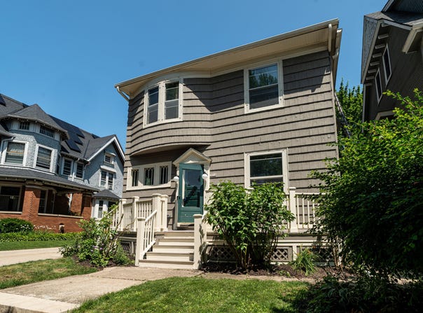 2824 N Murray Ave, Milwaukee, WI 53211