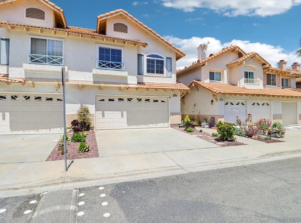 1716 Promenade Circle, Vista, CA 92083