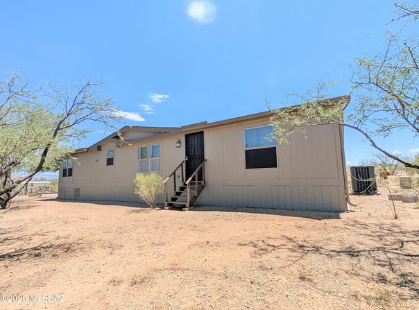540 N Tomasita Drive, Vail, AZ 85641