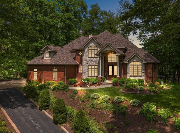 291 Hunt Club Drive, Valparaiso, IN 46385