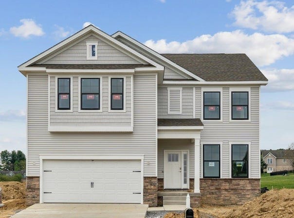 52 AVONWOODS DR, STAUNTON, VA 24401