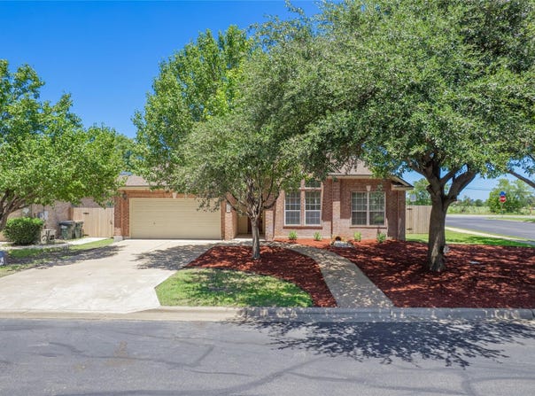 134 Retama DR, Georgetown, TX 78626