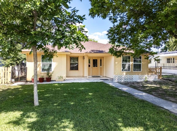 717 E Morin, Del Rio, TX 78840