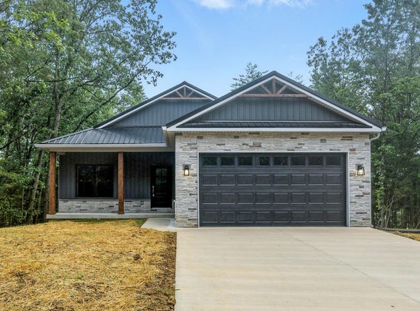 400 Warbler Road, Brandenburg, KY 40108