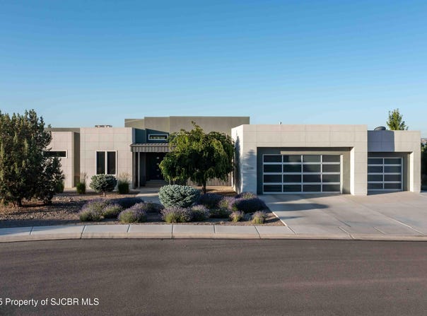 6310 SPRING Avenue, Farmington, NM 87402