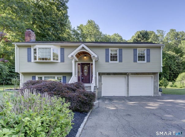 98 Osborn Lane, Monroe, CT 06468