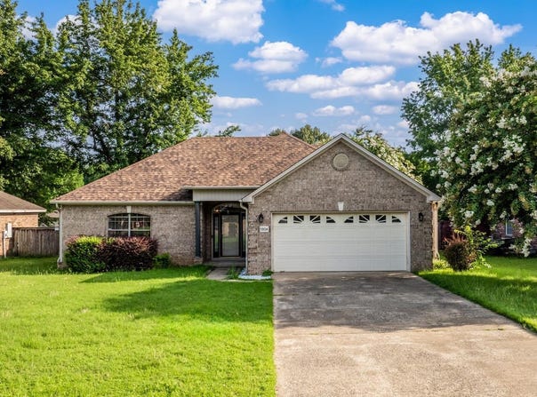 1304 Oak Forest Drive, Jacksonville, AR 72076