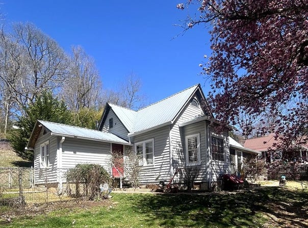 77 Pine Street, Bryson City, NC 28713