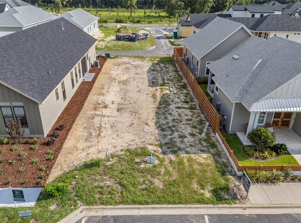 13447 SW 9TH Road, NEWBERRY, FL 32669
