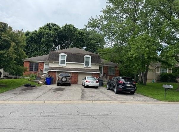 1431-33 E Penrose Lane, Olathe, KS 66062
