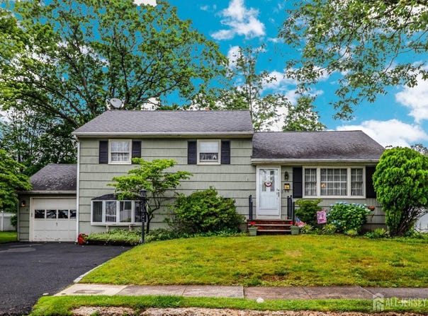 12 Aldrich Avenue, Metuchen, NJ 08840