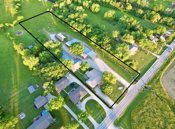 1604 S Plummer, Chanute, KS 66720