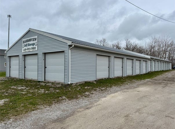 1034 Harbor Street, Conneaut, OH 44030