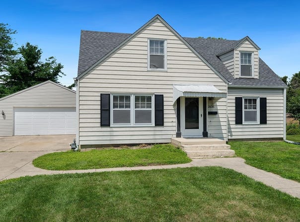 208 W 1st, MOUNT MORRIS, IL 61054