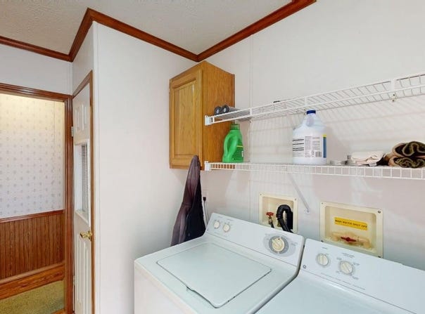 566 WILD APPLE LANE, PAW PAW, WV 25434