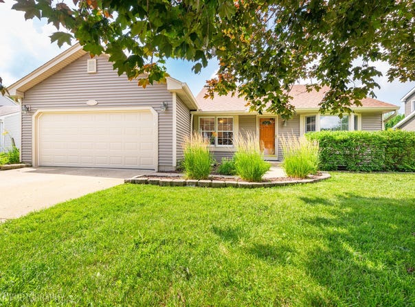 1043 Plum Tree Drive, Crystal Lake, IL 60014