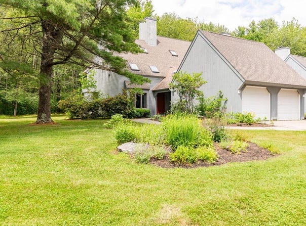 7 Wonderbrook Drive, Kennebunk, ME 04043