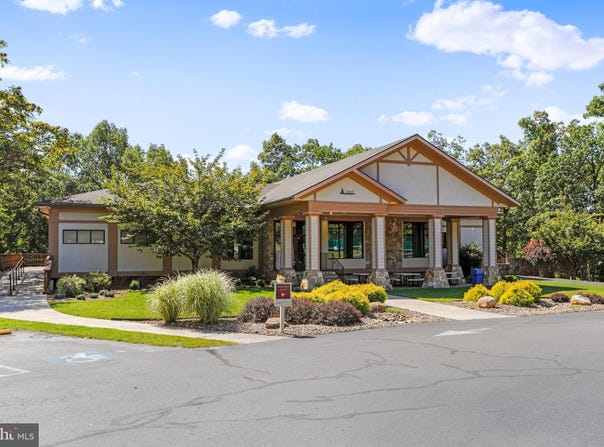 105 FOREST DRIVE, CROSS JUNCTION, VA 22625
