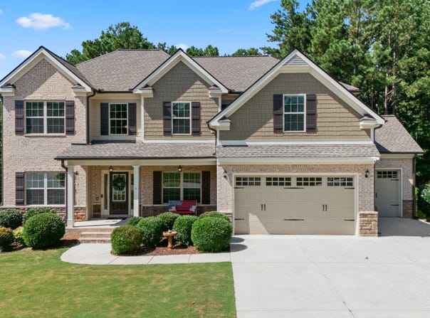 1050 Silver Thorne, Loganville, GA 30052