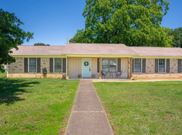 1907 Jackson Ave, Muscle Shoals, AL 35661
