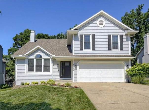 8534 N FLORA Avenue, Kansas City, MO 64155
