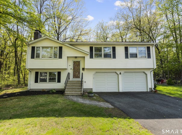 85 Mossa Drive, Bristol, CT 06010