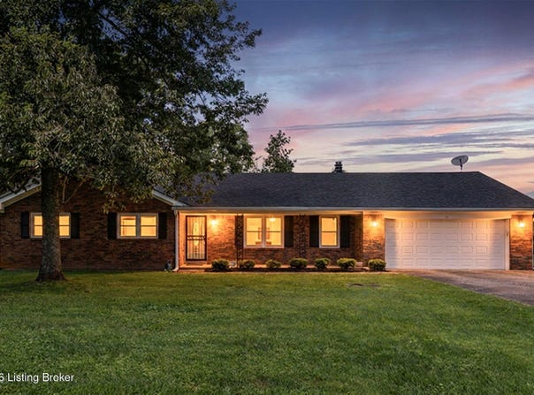 52 College Ct, Campbellsburg, KY 40011