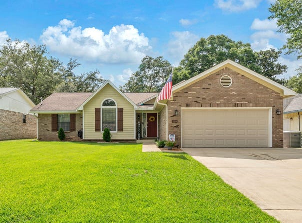 510 Matthew Street, Niceville, FL 32578
