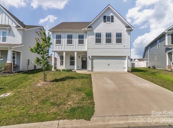 59 Thornberry Road, Hendersonville, NC 28792