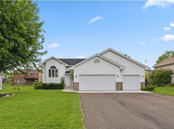 104 Bison Court, Buffalo, MN 55313