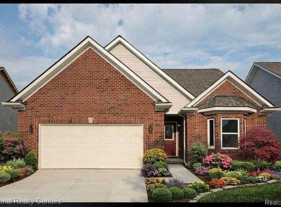 317 Devonshire Drive, Lapeer, MI 48446