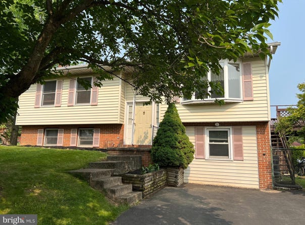 2019 CHELSEA LANE, STATE COLLEGE, PA 16801