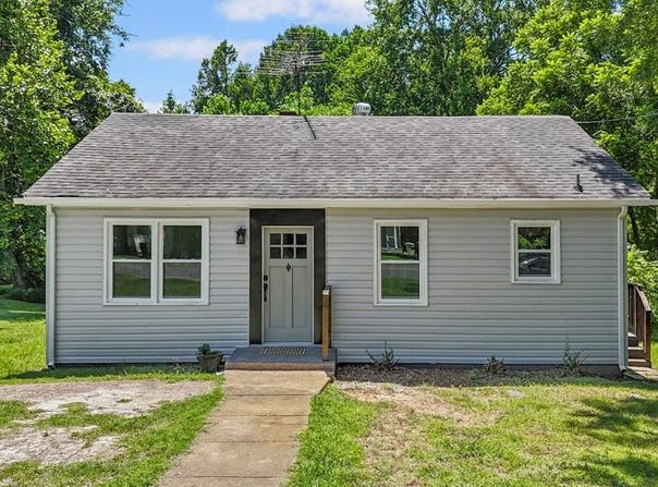 607 Longwood Avenue, Farmville, VA 23901